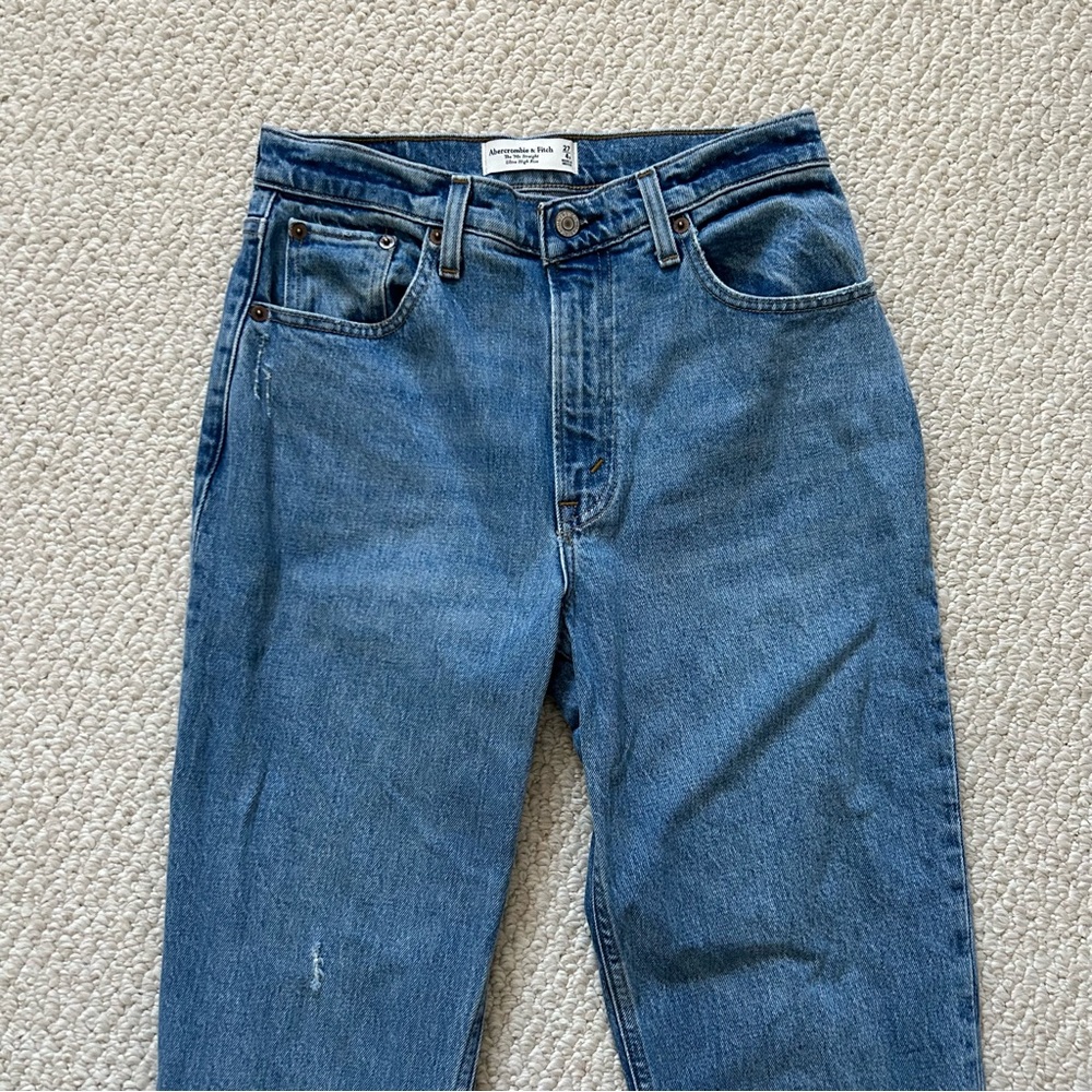 NWOT Abercrombie & Fitch 90s Straight Ultra High Rise Jeans Women’s Size 27 | 4r - Picture 2 of 4